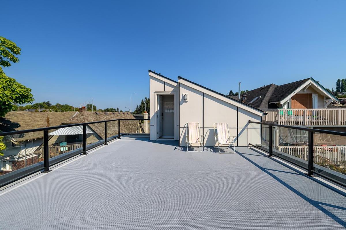 Urban Village - Vashon1 - Roof View Deck * Seattle